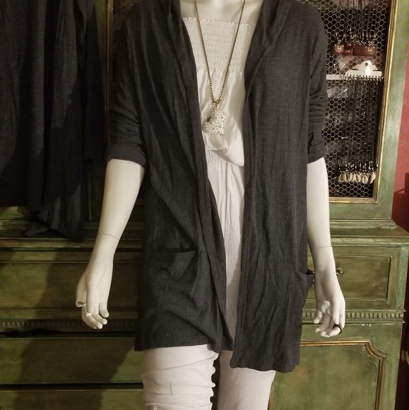 New brandy melville  gray sweater - Picture 4 of 7